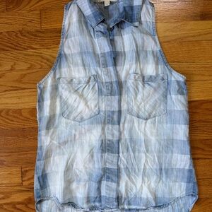 Anthropology Cloth & Stone denim blue/white plaid sleeveless button up shirt